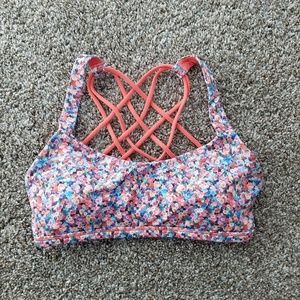 Lululemon sports bra